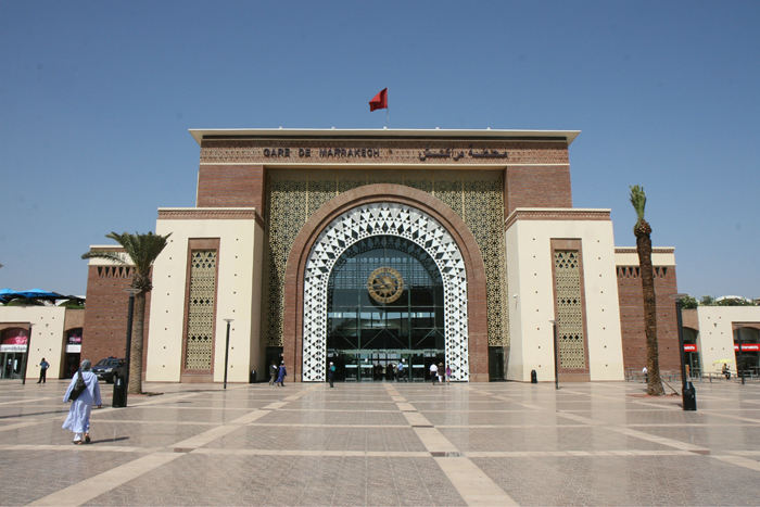 Den helt nye og meget flotte banegård i Marrakech. Den er så ny, at der på ONCF’s hjemmeside står, at den snart vil blive taget i brug. Den var i fuld drift. 