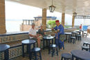 Der bliver serveret myntete og lokalt bagværk på café Maure i Kasbah des Oudaía i Rabat. Der var en flot udsigt ud over floden Bouregreg fra caféen. 