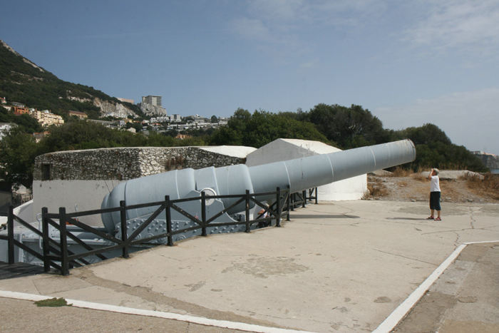 100 Ton Gun på Gibraltar. Der er lavet 2 af denne størrelse, den anden findes på Malta. 