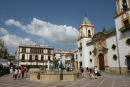 Plaza del Socorro i bydelen Mercadillo i Ronda. En flot plads med en af de mange kirker, der findes i hver by.