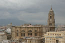 Katedralen i Málaga har fået kælenavnet ”La Manguita” – den enarmede. I 1728 løb bygherren, biskoppen af Málaga, tør for penge, og siden har katedralen stået ufuldendt. 