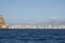 Der var MANGE hoteller og ferielejligheder langs Costa Blanca. Her det kendte feriested Benidorm. 