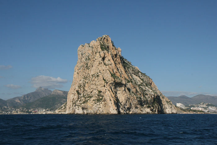 På turen fra Altea til Dénia passerede vi den imponerende kalkstensklippe Peñon de Ifach, der i facon minder lidt om Gibraltarklippen.