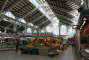 Mercado Central i Valencia indeholder et væld af små butikker. Selve bygningen er fra 1928 og er rigt udsmykket. 