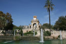Parc de la Ciutadella blev anlagt i forbindelse med verdensudstillingen i 1888. Inde i parken er der et stort springvand, hvor Gaudi også har haft en finger med ved udformningen.