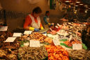 Fiskeafdelingen i Mercat Sant Josep. Et imponerende marked, hvor man kan købe næsten alt inden for friske varer.  