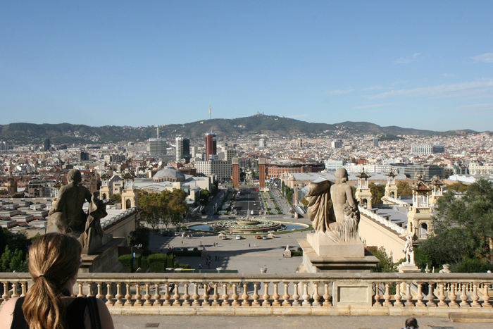 Udsigten ud over Barcelona og Placa Espanya oppe fra Museu Nacional D’art de Catalunya’s terrasse. 