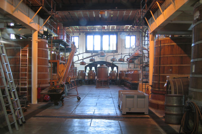 Palais Bénédictine. Foruden museet var der adgang til selve destilleriet, hvor de fremstiller munken Bernardo Vinicellis eleksir fra 1500 tallet.