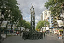 Et monument midt på Rambla Nova i Tarragona. I Tarragona afholdes der hvert år en konkurrence i bygning af et mennesketårn. 