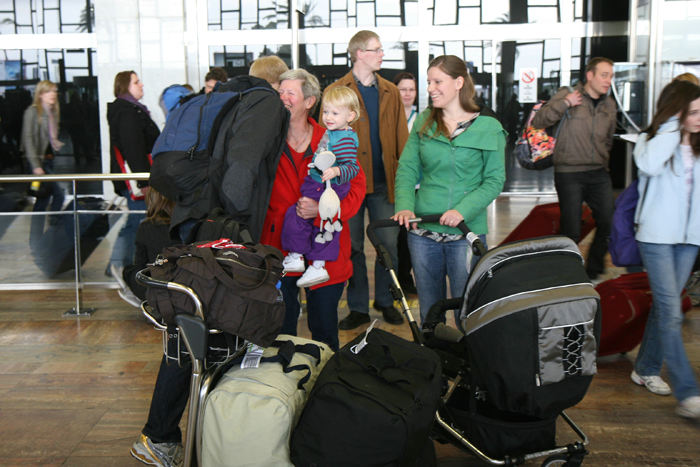 Der var stor gensynsglæde, da Julie, Maiken og Jakob ankom til lufthavnen i Barcelona for at holde påskeferie sammen med os. 