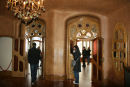 Fra hallen i Casa Batlló. Der er ikke en lige væg eller et rektangulært vindue i bygningen. Det har været lidt af en udfordring for håndværkerne.