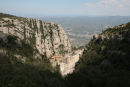 Der var også en flot udsigt oppe fra Sant Joan ned over Monestir de Montserrat. Oppe i bjergene ligger flere kapeller og hytter, som man kan vandre op til ad smalle stier. 