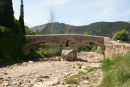 Også i Pollenca på Mallorca er der minder fra romerriget. Her den gamle bro Pont Romà; der var ikke meget vand i floden, da vi var der.