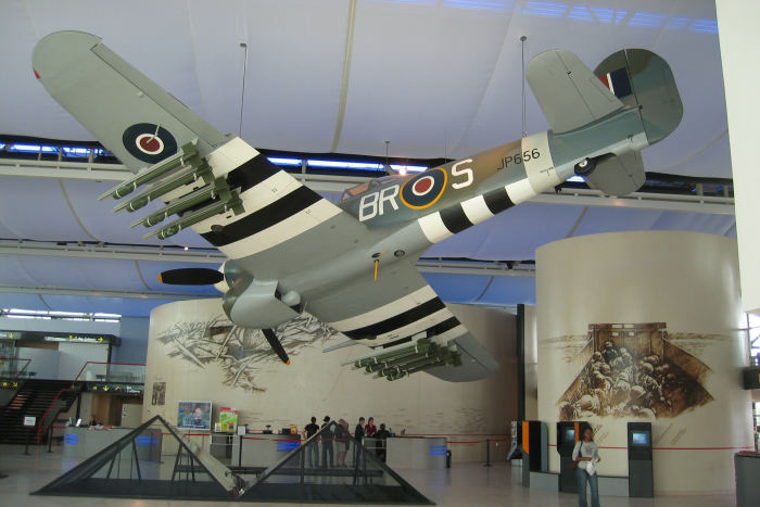 Caen Memorial, som er et forholdsvis nyt museum, beskriver krigene i verden, men selvfølgelig er der mest fokus på 2. verdenskrig.