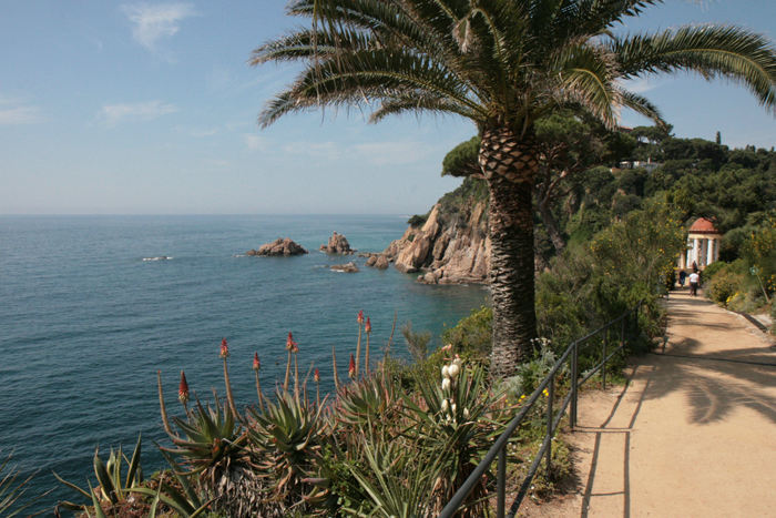 Den botaniske have Marimurtra i Blanes anlagt af tyskeren Carl Faust. Her udsigten fra Mirador Ramon Margalef. Haven ligger meget smukt lige ud til Middelhavet.