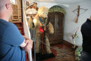 Entreen i Casa-Museu Salvador Dali i Port Lligat. Rummet kaldes Vestibulo del oso – hall med bjørn. Ikke uden grund.  