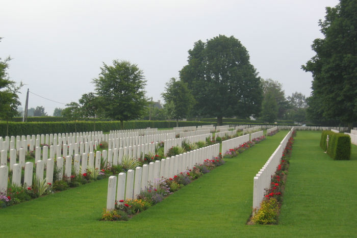 Den engelske militærkirkegård i Bayeux, hvor 4144 Commonwealth soldater er begravet.