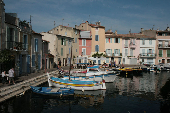 Husene langs Canal Saint Sebastien i Martigues. Det er en rigtig flot by - hvorfor er den ikke nævnt i rejsebøgerne?  