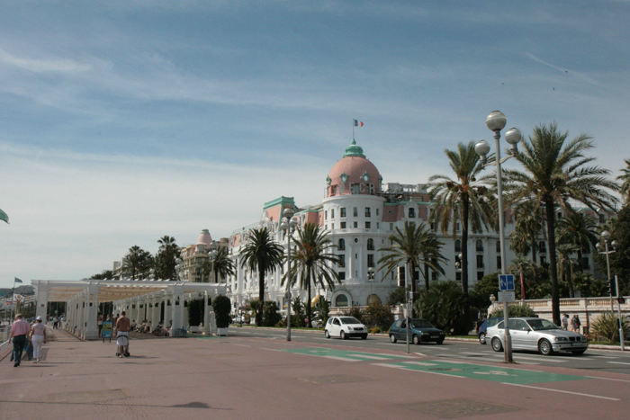 Promenade Des Anglais i Nice med det berømte Hotel Négresco.  