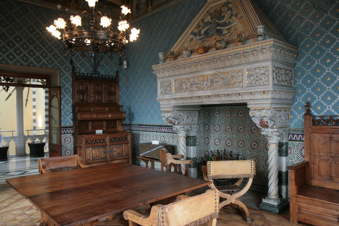Et af de flot dekorerede rum i Castello D’Albertis. Hvert rum havde sit særpræg. Der var en flot udsigt oppe fra borgen.  