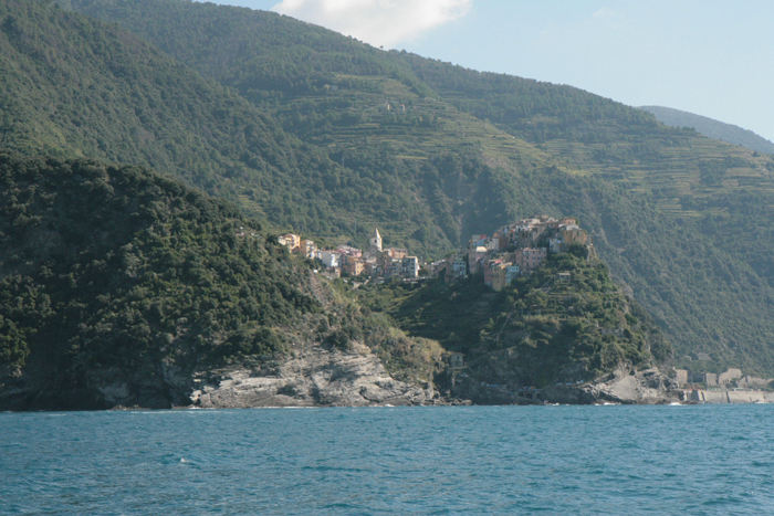 Corniglia, en af byerne i Cinque Terre. Det er den eneste af de 5 byer, der ikke ligger ned til vandet og har en lille havn. 