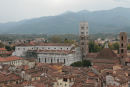 Udsigten fra Torre delle Ore i Lucca med nogle af de andre kirker. Der findes ca. 50 kirker i Lucca, så vi opgav på forhånd at besøge dem alle. 