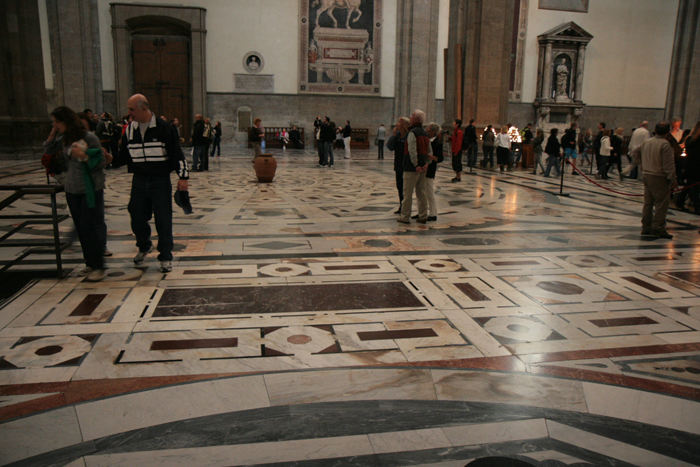 Gulvene i Duomo Santa Maria del Fiore i Firenze er nogle af de flotteste marmorgulve, vi har oplevet. 