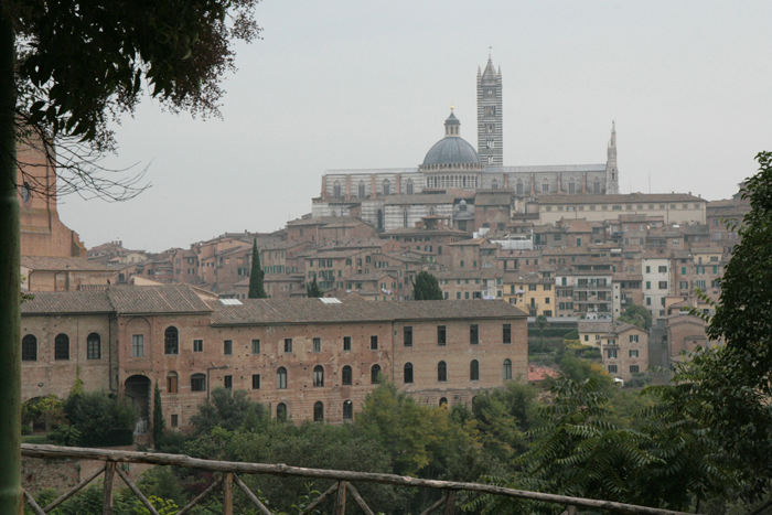 Siena set oppe fra P-pladsen ved Fortezza Medicea. 