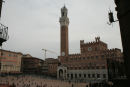 Torre del Mangla og Palazzo Pubblico på Piazza del Campo i Siena. Torre del Mangla skulle efter sigende være det næsthøjeste middelaldertårn i Italien. 