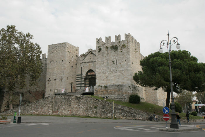 Det blev også til et besøg på den gamle borg i Prato, Castello d. Imperatore. Den havde nu ikke meget at byde på. 