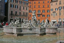 Fontænen i den nordlige ende af Piazza Navona. Det er her, alle kunstmalerne holder til og udstiller deres malerier.
