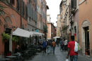 Der er rigtig mange restauranter og fortovscafeer i Trastevere området. Her er rigtig hyggeligt.