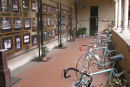 I forbindelse med Giro d’Italia, der havde start på 5. etape i Piombino, var der arrangeret en udstilling i et gammelt kloster. Her billeder af alle rytterne fra Piombino. 