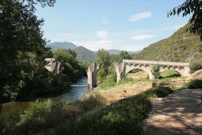 I Ponte Novu besøgte vi ”nederlagets bro” – et minde for de braste drømme om et frit Korsika. Det var her Pascal Paoli led det afgørende nederlag til franskmændene d. 8. maj 1769.  