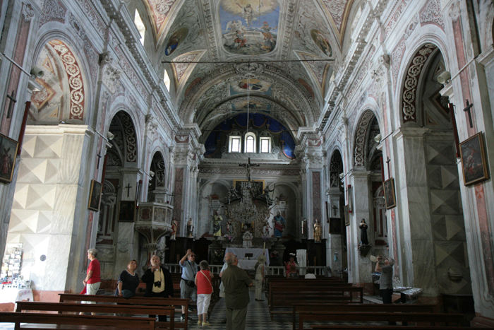 Kirken i Piedicroce viste sig at være en meget stor og flot kirke. Det er lidt underligt at møde en så stor og flot kirke så langt ude på ”landet”. Piedicroce er en meget lille landsby.