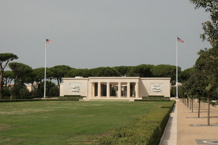 Første stop på efterårsturen blev Nettuno. I området omkring Anzio og Nettuno blev der under 2. verdenskrig landsat amerikanske soldater. Der er rejst et flot monument over de faldne. 