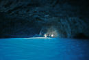 Det var en fantastisk oplevelse, at sejle rundt inde i Den Blå Grotte på Capri. Desværre varede turen kun få minutter, så vi vænnede os knapt til mørket.
