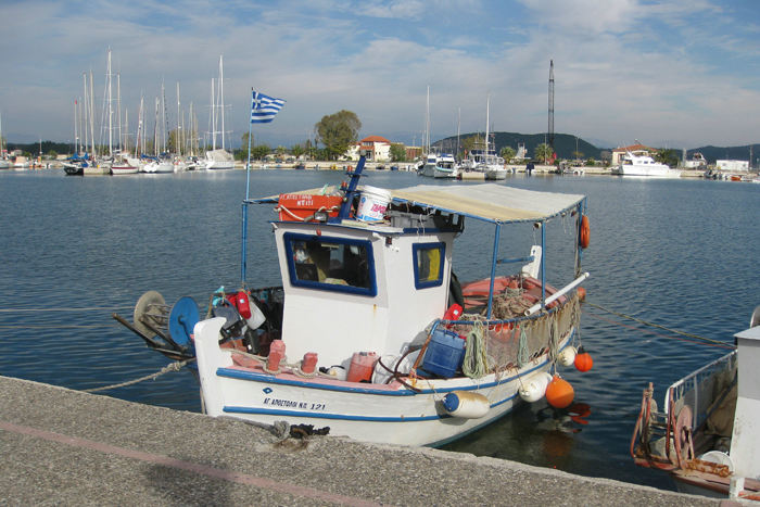 Preveza Marina set ovre fra havnepromenaden. Efter sigende er marinaen solgt, og de skal til at bygge faciliteter m.m.. Men lad os nu se, tingene går ikke så hurtigt her nede.