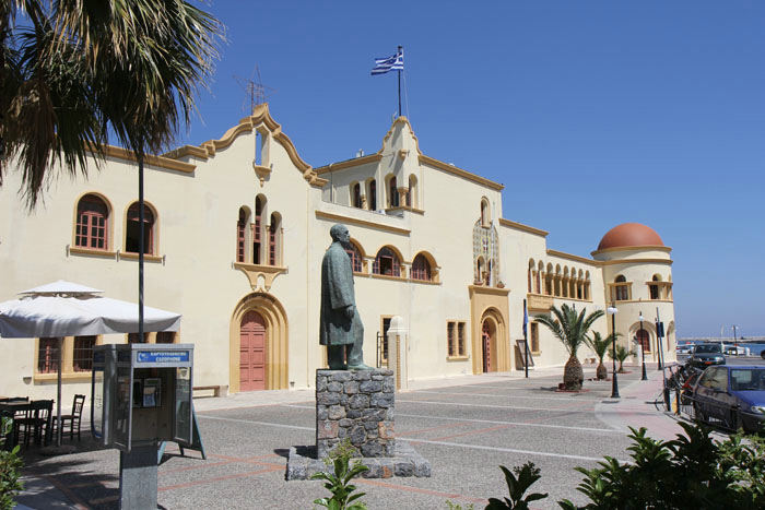 Den nyrestaurerede bygning Vouvalis Mansion i Pothia på Kalimnos. Bygningen indeholder det Arkæologiske Museum.