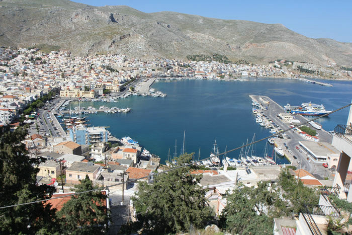 Havnen i Pothia på Kalimnos, set oppe fra klosteret Agios Savas, der lå oppe på toppen af klipperne 
vest for havnen.
