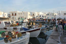 Den gamle havn i Naousa på Paros, hvor der er restauranter og cafeer hele vejen rundt og helt ud til kanten af kajen. Her var rigtig hyggeligt og masser af liv.