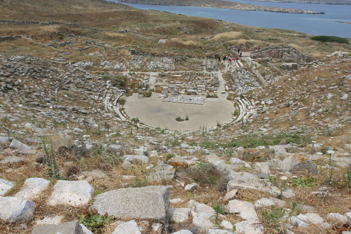 Det romerske teater på Delos. Her har været plads til flere tusinde mennesker.
