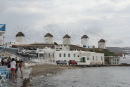 De flotte vindmøller, der ligger lige bag Mykonos by. 