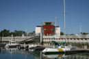 Port Medoc, en forholdsvis ny marina, der er bygget på sydsiden af floden Gironde. Flot havnekontor, men havnen var halvtom.
