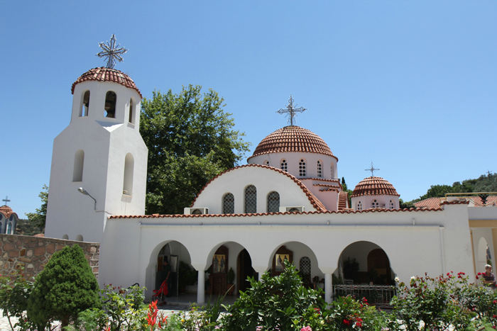 Sidste kloster vi besøgte på vore ture rundt på Lesbos var Moni Agios Raffail, et helt nyt kloster bygget omkring 1960. 