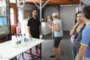 Der var gratis prøvesmagning af ouzo på Barbayanni destilleriet i Plomari. Det var kun skipperinden, der skulle smage; skipper skulle køre, og Bodil og Esther havde ikke lyst….