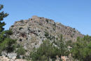 Spøgelsesbyen Anavatos på Chios ligger på en 400 meter høj klippe, og de brune kampestenshuse falder næsten i et med klipperne. Byen er fra 1400-tallet.