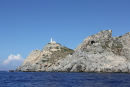 Et parti af Tyrkiets flotte klippekyst. Her fyret på toppen af Deveboynu på turen fra Bodrum til Datca.