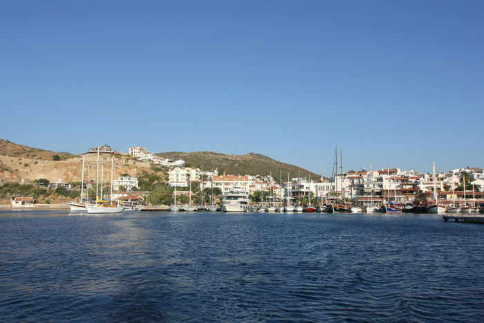 Havnen i Datca, hvor vi gjorde holdt på turen fra Bodrum til Göcek området. En fin havn med gode indkøbsmuligheder.