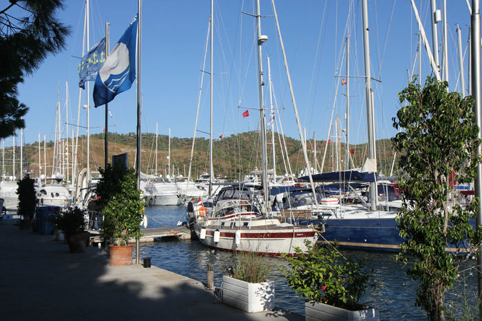 Vi fik en rigtig fin plads i Ece Marina i Fethiye, mens vi ventede på vore gæster, meget tæt på land og alle faciliteterne.
